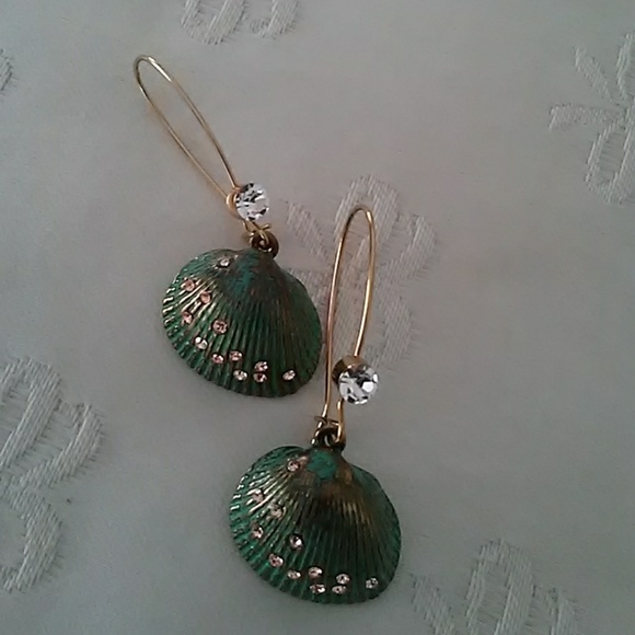 BEAUTIFUL SHELL EARRINGS! - Picture 7 of 7